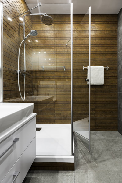 dusche-aus-holz-schuetzen